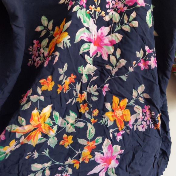 🆕🌿SUNDANCE CATALOG FLORAL TOP🌿 - Picture 8 of 10